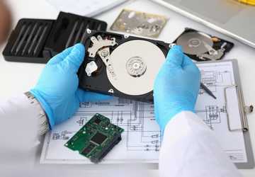 5 Key Differences Between SSDs and HDDs and Why They Matter