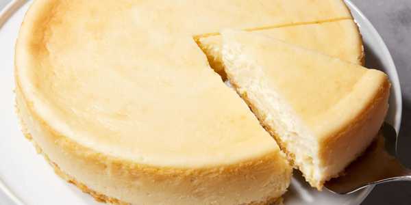 7 Proven Techniques to Prevent Cheesecake Cracks for a Smooth Finish